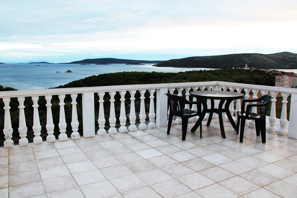 Apartments Barisic Hrvatskih Zrtava 404 Seget Vranjica Trogir Værelse billede