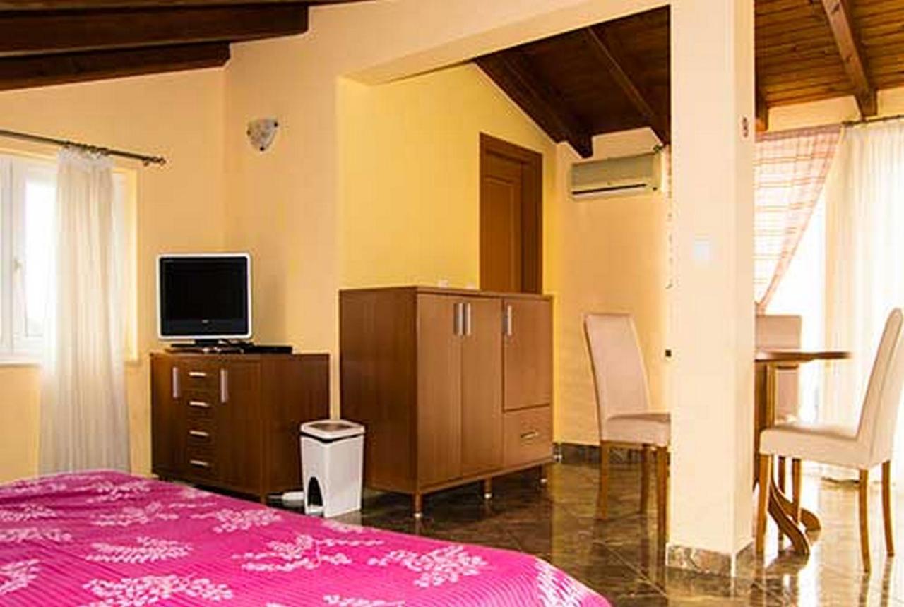 Apartments Barisic Hrvatskih Zrtava 404 Seget Vranjica Trogir Eksteriør billede