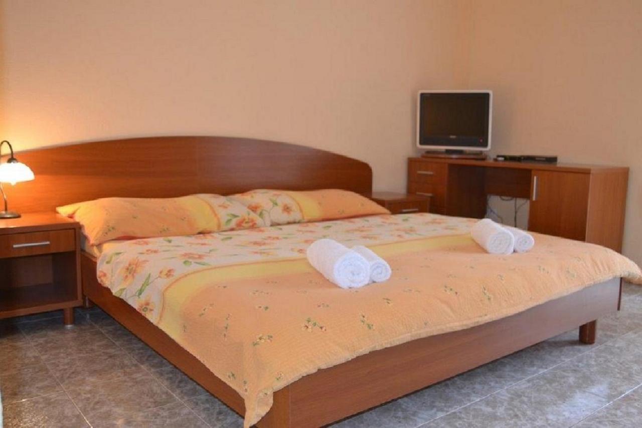 Apartments Barisic Hrvatskih Zrtava 404 Seget Vranjica Trogir Eksteriør billede
