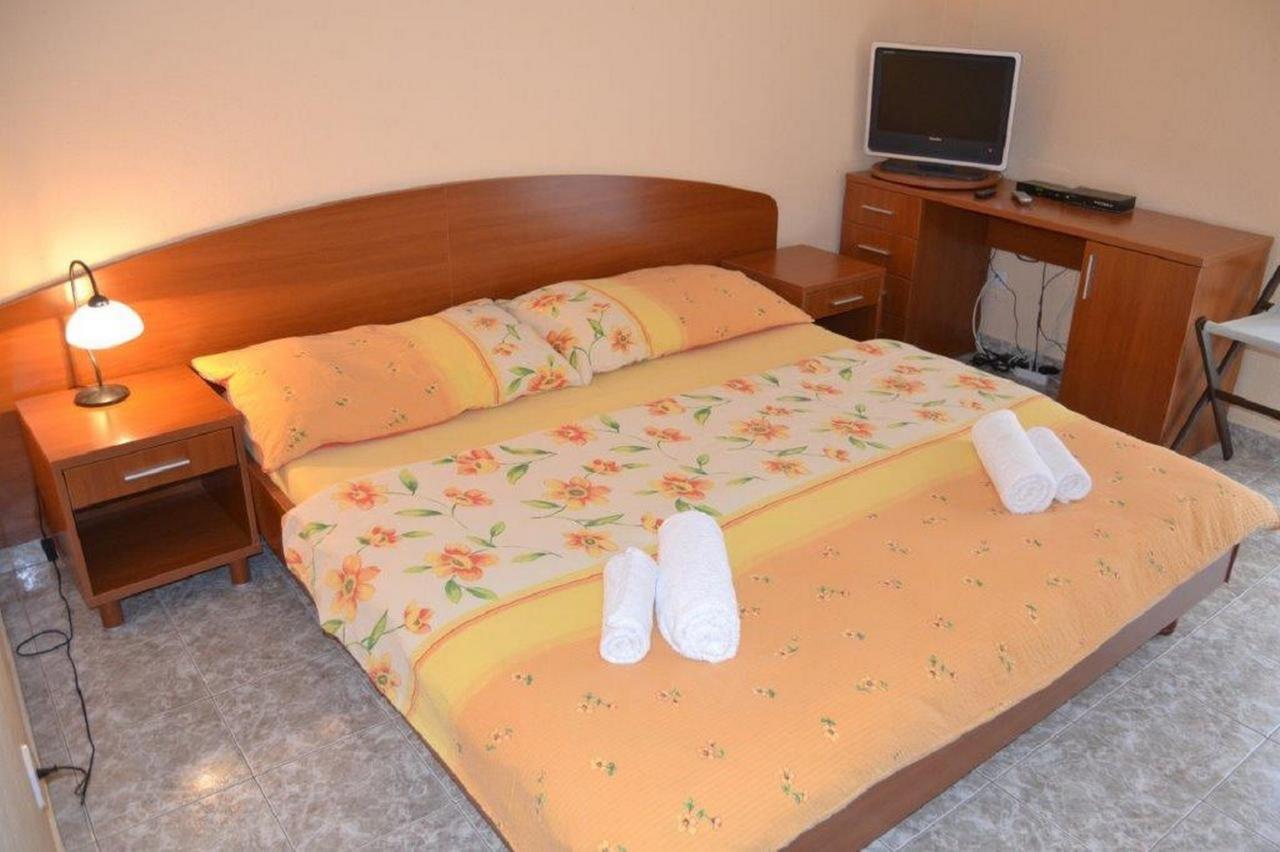 Apartments Barisic Hrvatskih Zrtava 404 Seget Vranjica Trogir Eksteriør billede